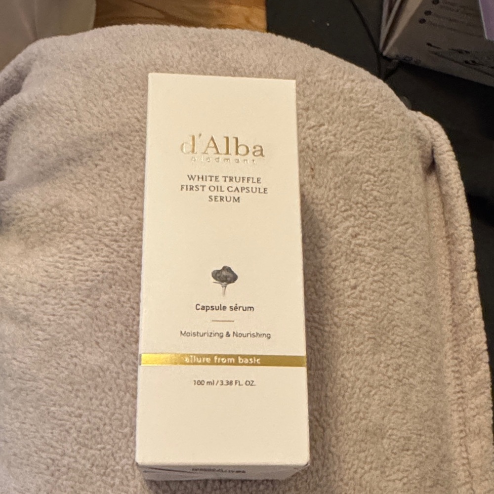 d'Alba White Truffle First Oil Capsule Serum